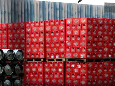 Nel luglio del 2008 lo stabilimento and� in fiamme, ma ritorn� pienamente operativo pochi mesi dopo e da allora continua a sfornare casse, bottiglie e lattine